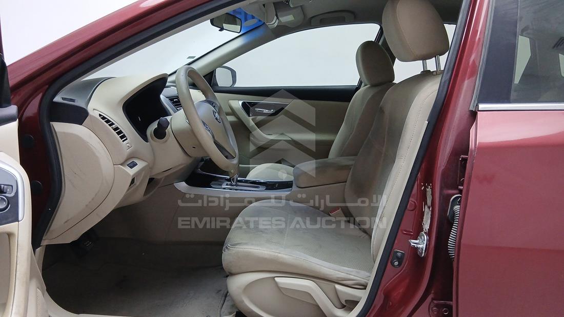 نيسان التيما 2014 — زاوية السائق الأمامية اليسرى — صورة 16