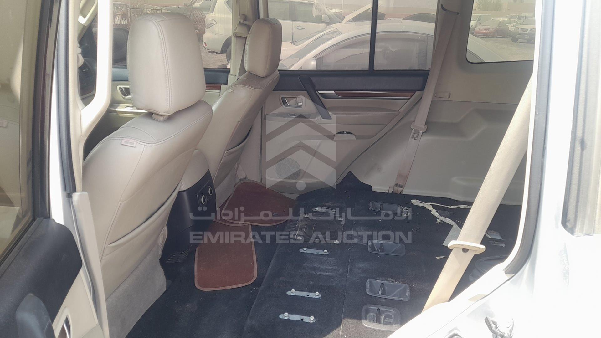 2008 MITSUBISHI PAJERO VIN: JMYLRV93W8J723952