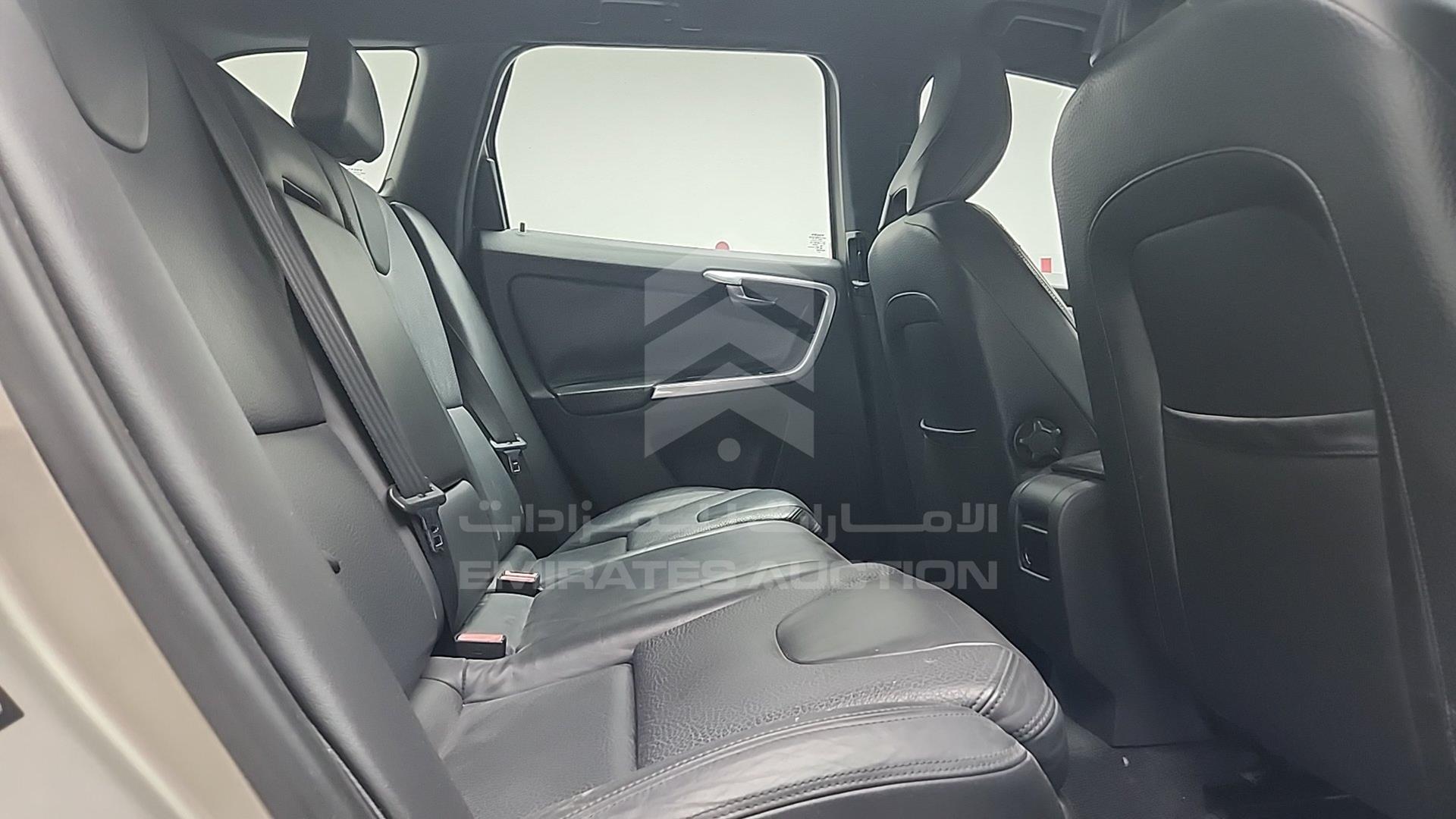 2014 VOLVO XC 60 VIN: YV147HDZ1E2559227