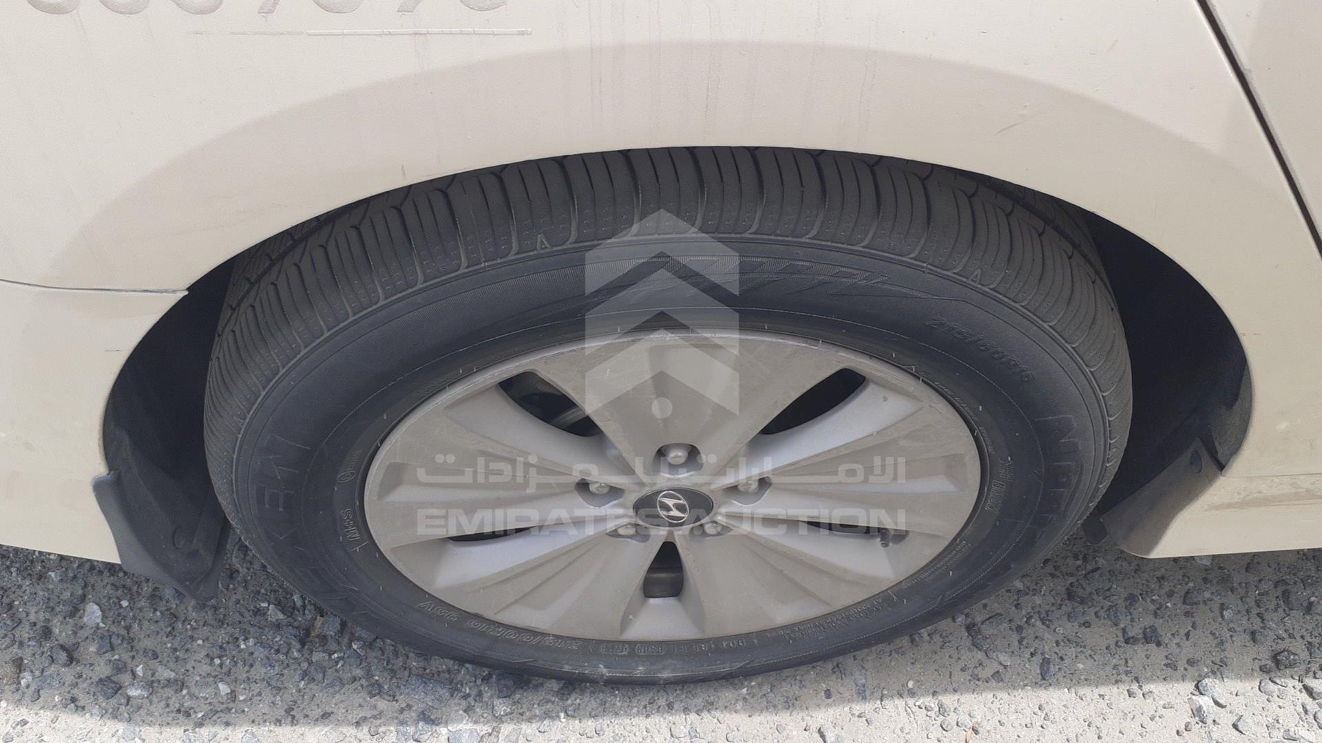 2019 HYUNDAI SONATA VIN: KMHE24130KA092672