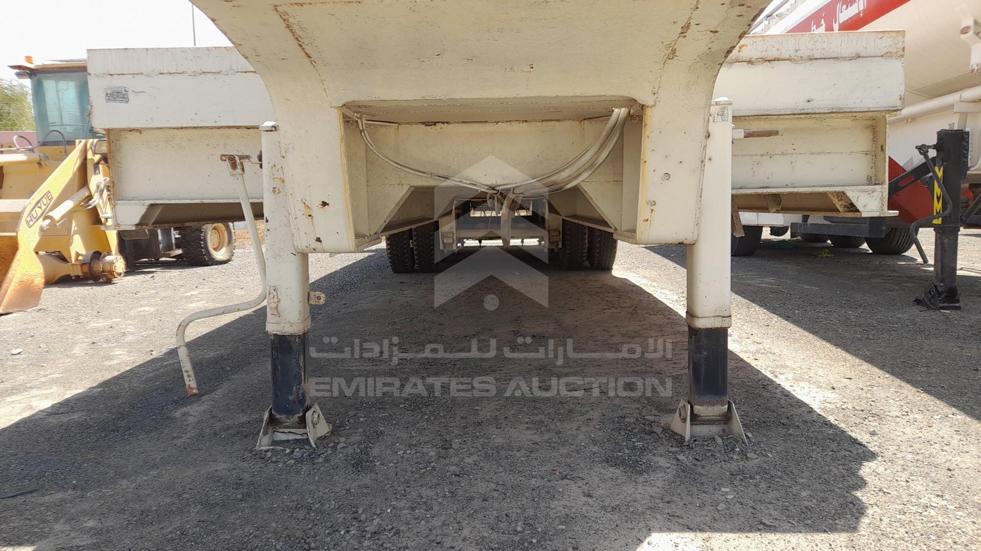 0 LOW BED 3 AXLES VIN: KL4V3TVF1DK006806