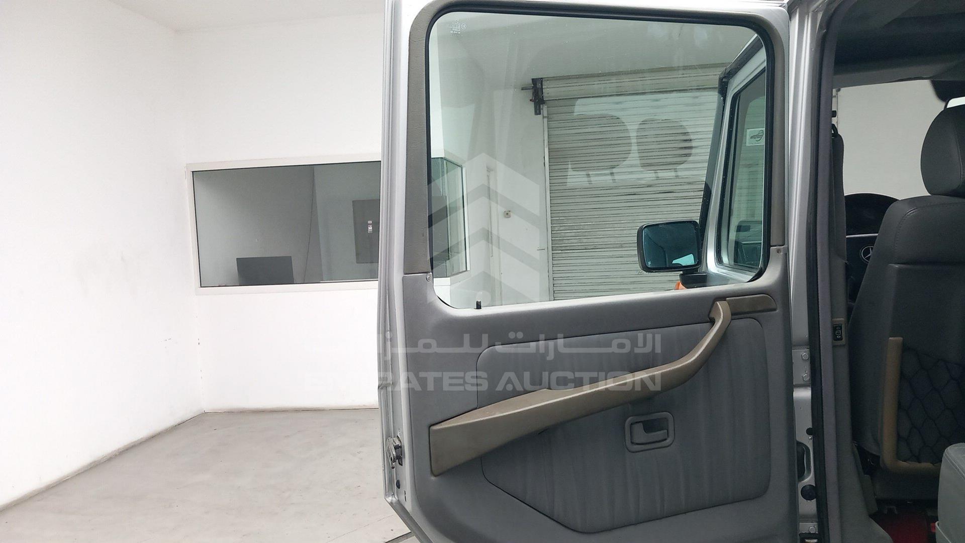 1998 MERCEDES G 320 VIN: WDB46323317110741