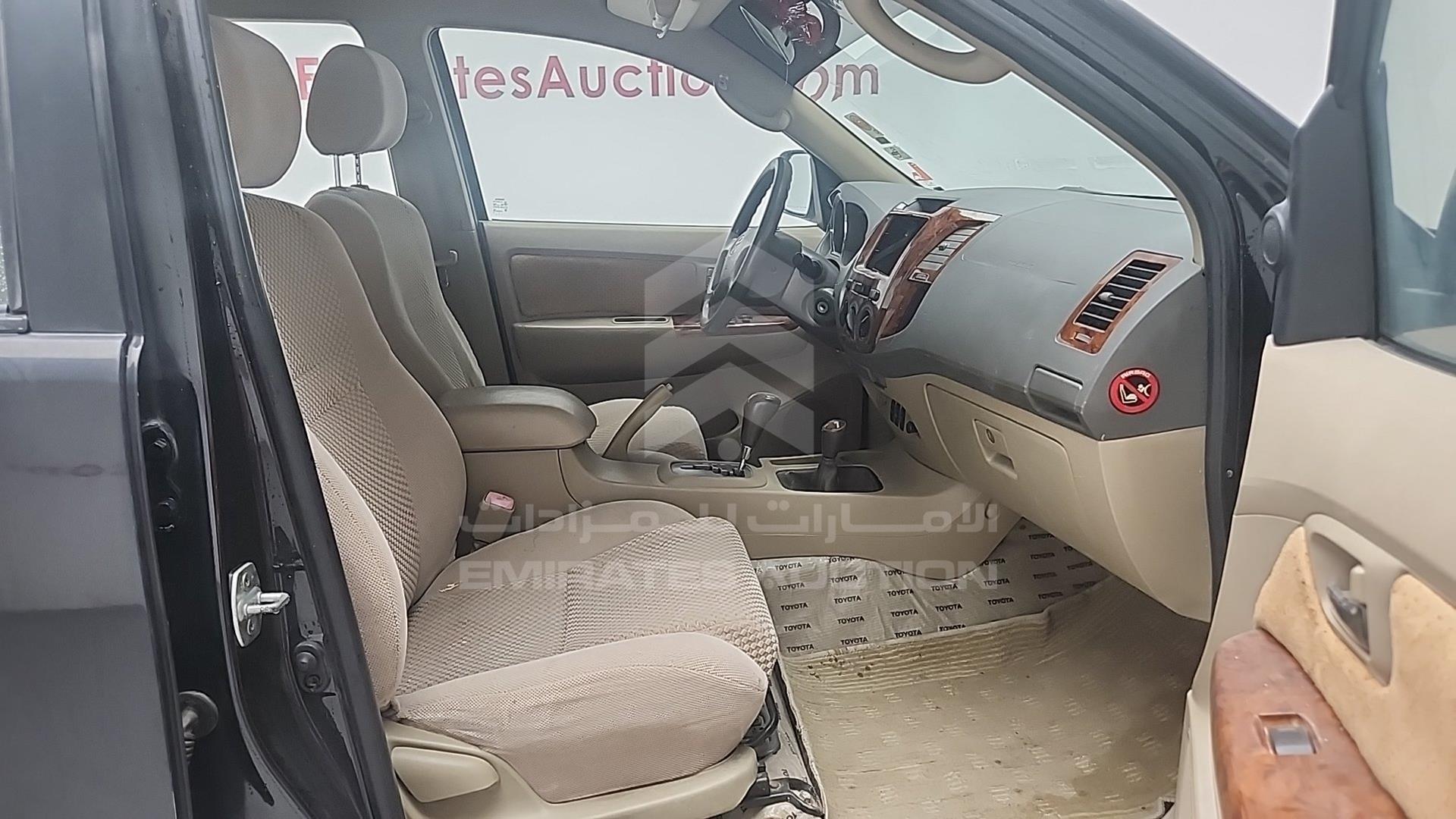 2011 TOYOTA FORTUNER VIN: MHFYX59GXB8018784
