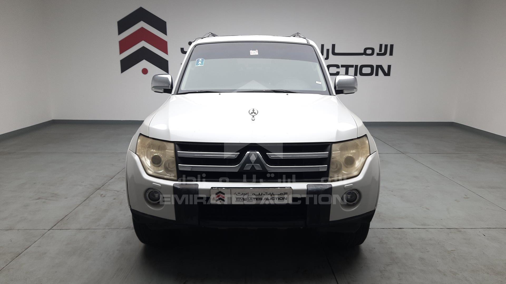 2008 MITSUBISHI PAJERO VIN: JMYLRV93W8J728895