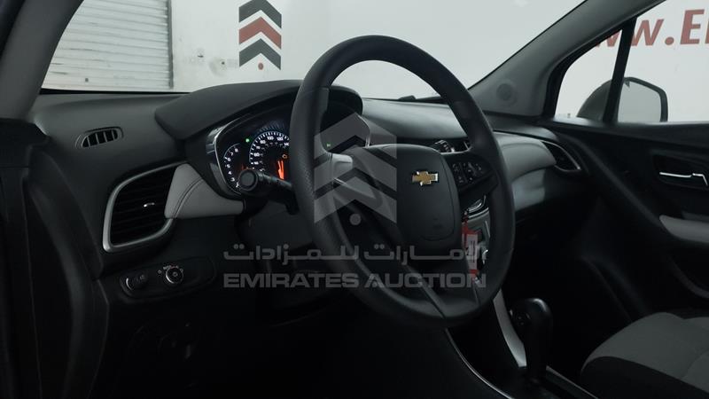 KL7CJKSB3LB353620 Auction: EmiratesAuction Lot: 409549 KL7CJKSB3LB353620 Chevrolet Trax 2020 BROWN Photo 11