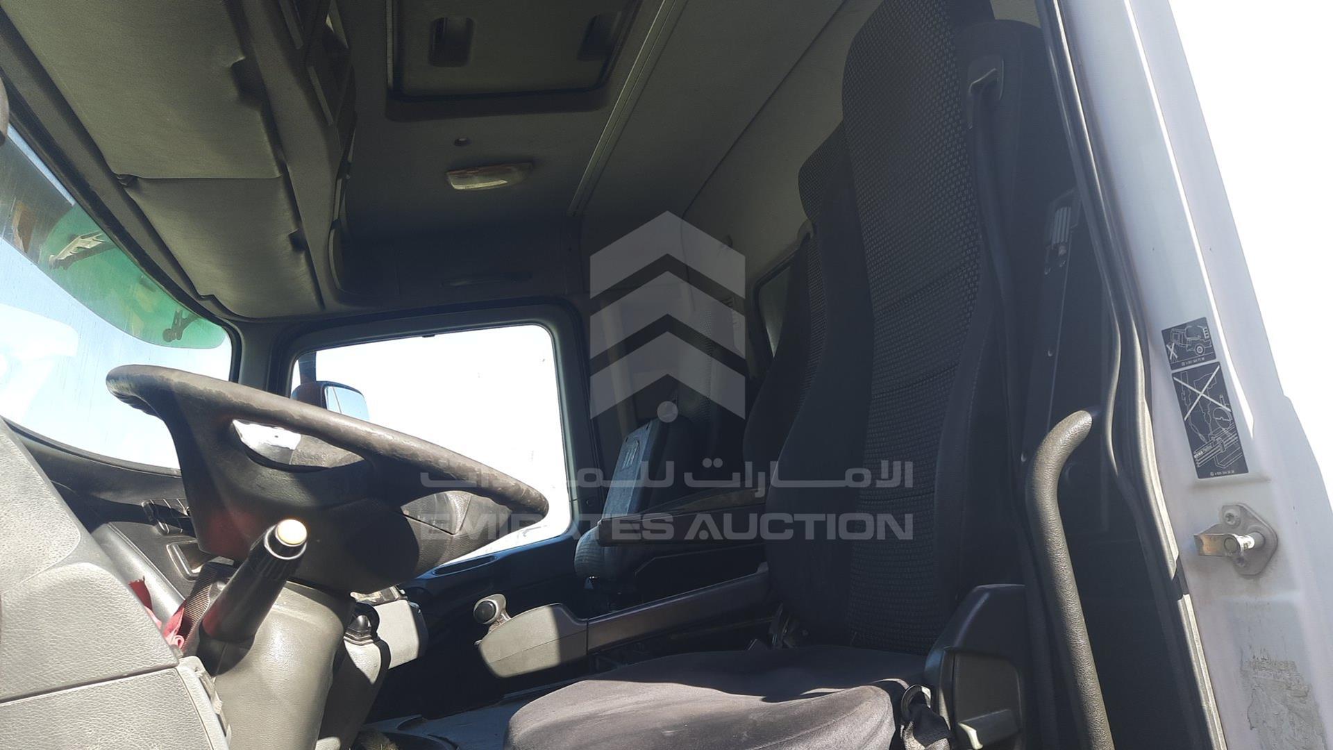 2009 MERCEDES ACTROS VIN: WDAKHCAA39L405584