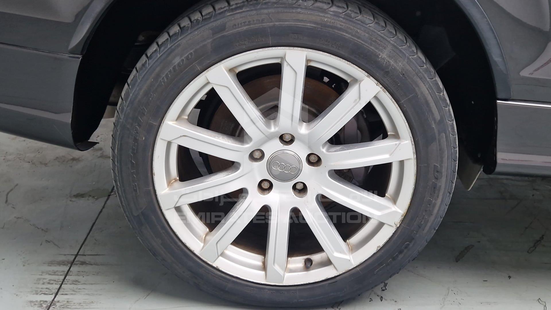 2011 AUDI Q7 VIN: WAUAGD4L7BD020525