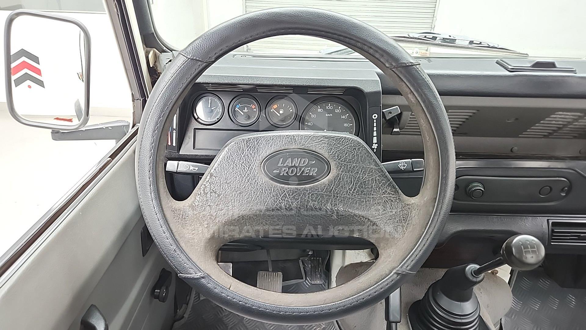 1999 LAND ROVER DEFENDER VIN: SALLDHAD8XA162422
