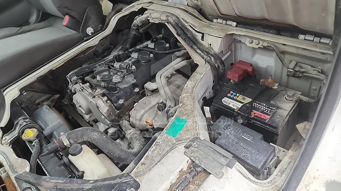 2015 Nissan Urvan — Engine Bay — Photo 22