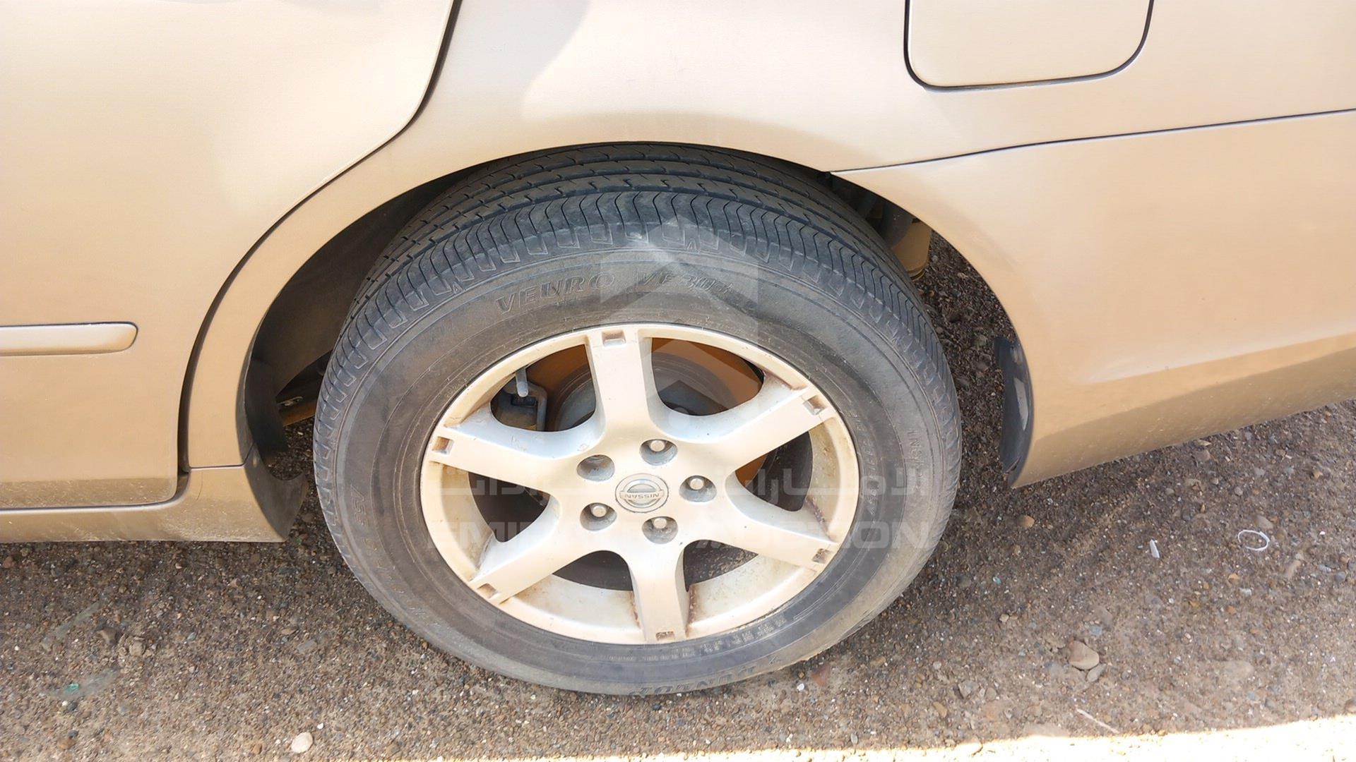 2005 NISSAN ALTIMA VIN: 1N4AL11D15C158930