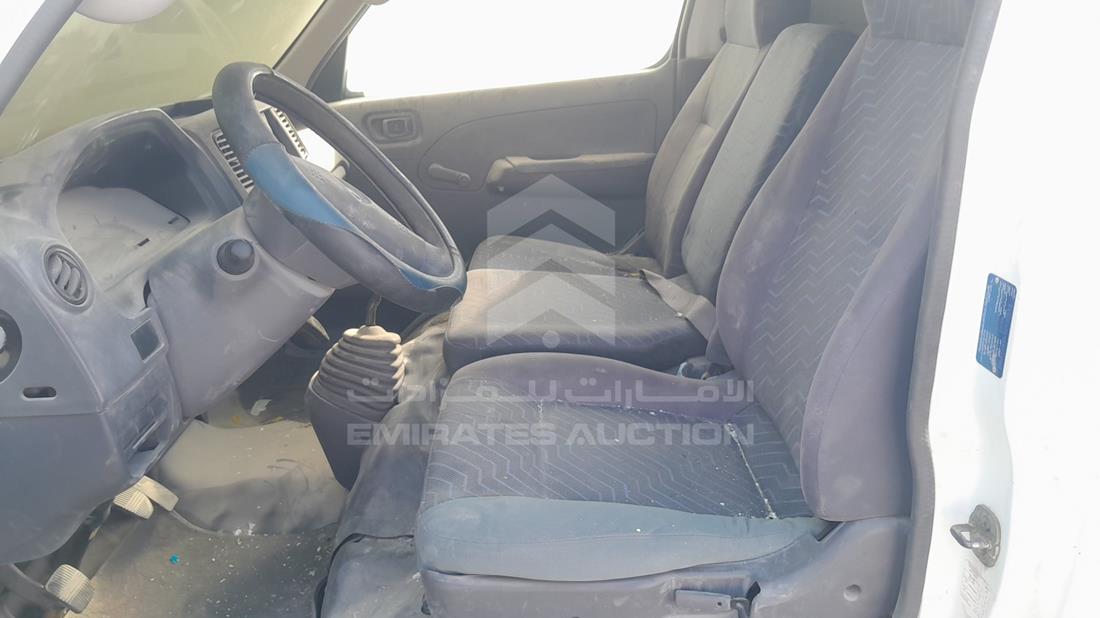 2007 Nissan Urvan — Front Left Driver Seat View — Photo 12
