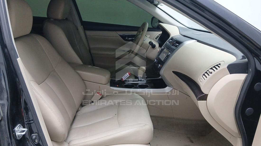 2014 Nissan Altima — Front Right Passenger Seat View — Photo 30