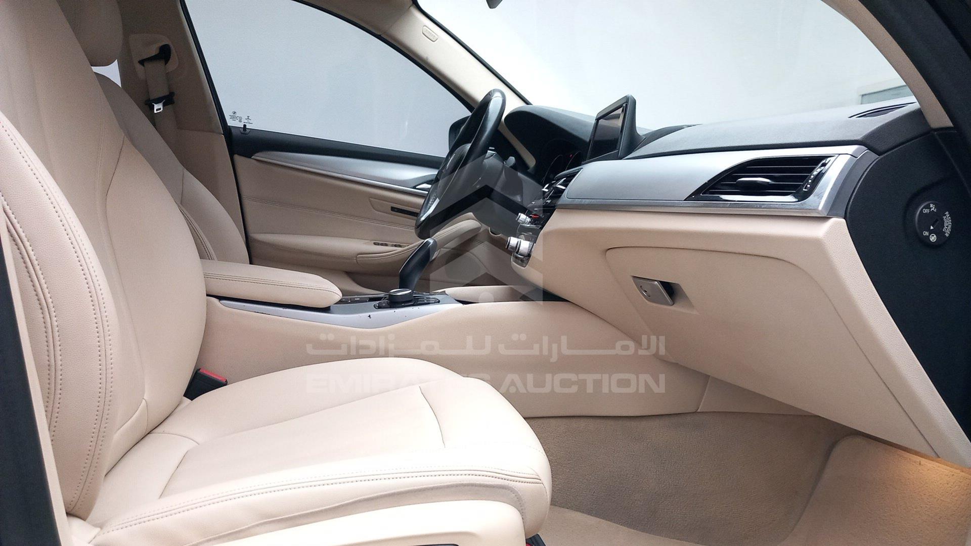 2019 BMW 520 VIN: WBAJA1A07KWW09864