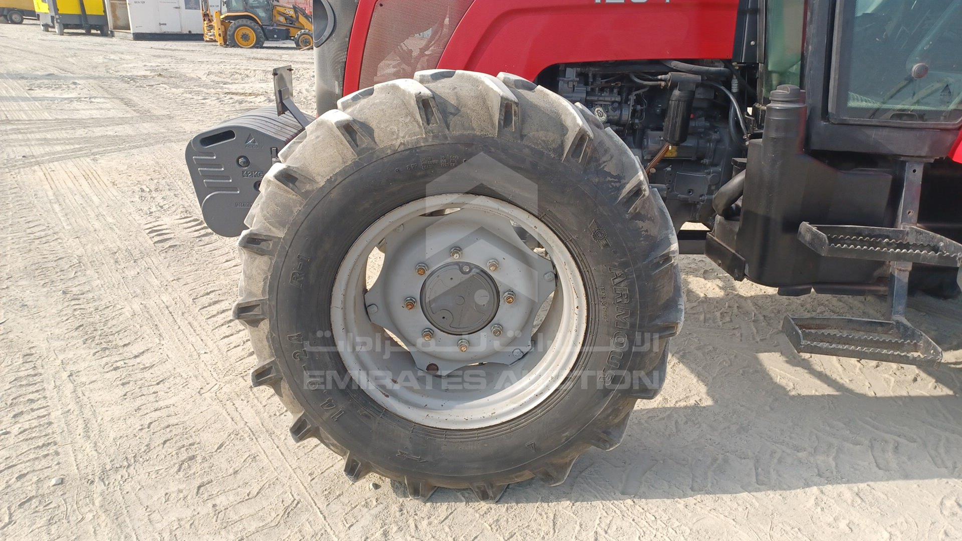 2018 MASSEY FERGUSON --- VIN: AGCM1204TC5052006