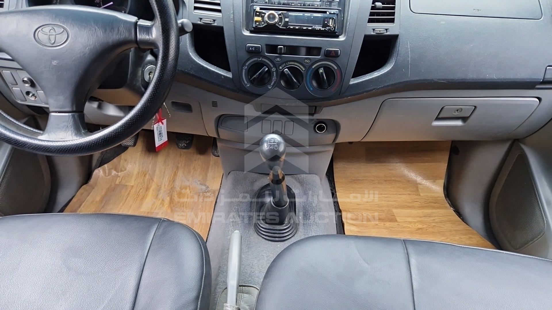 2008 TOYOTA HILUX VIN: MR0EX12G782305420
