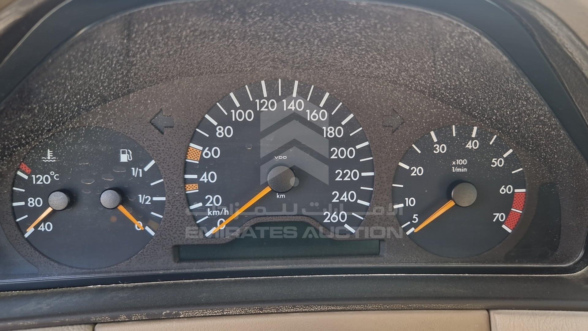 1998 MERCEDES E320 VIN: W09V97226WLB77005