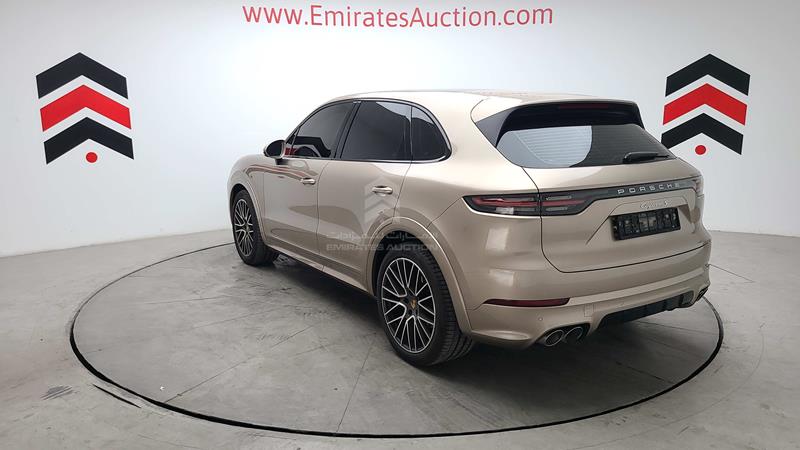 WP1AB2AY8KDA60374 2019 Porsche Cayenne S photo 12