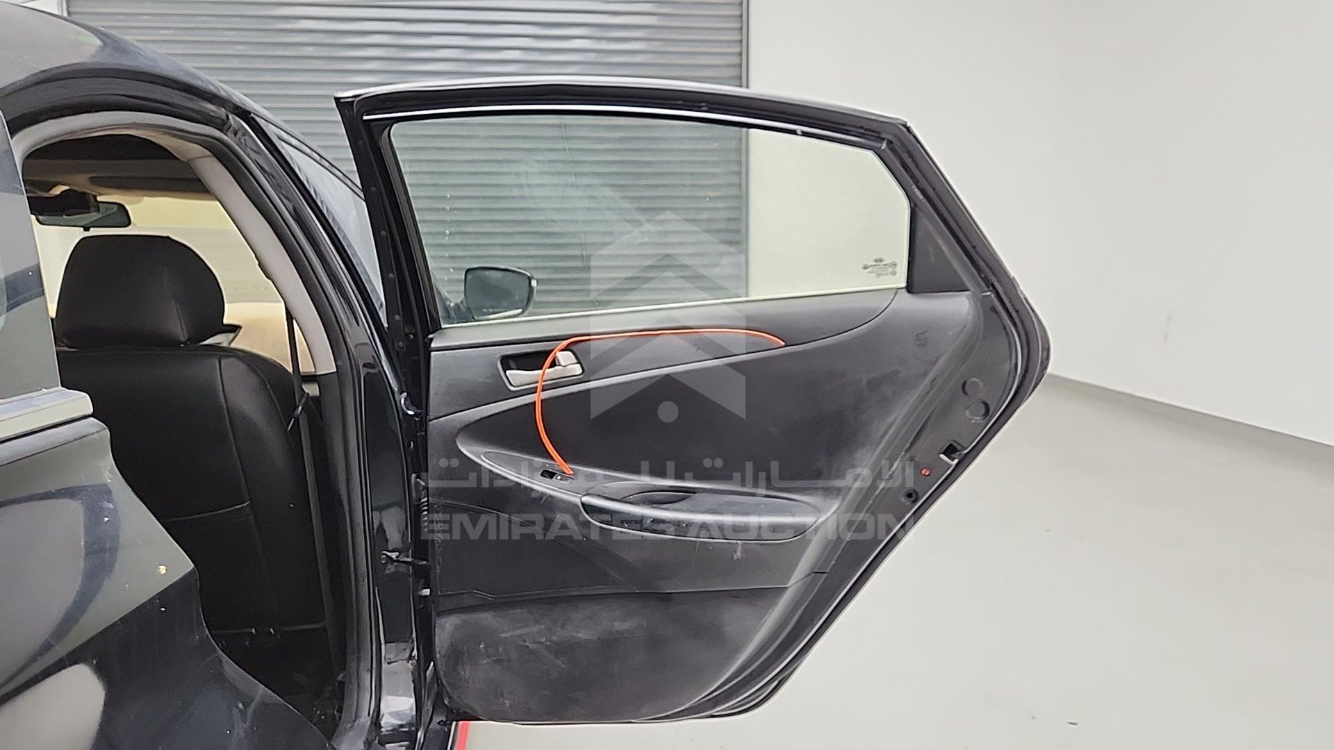 2012 HYUNDAI SONATA VIN: KMHEB41C0CA288080