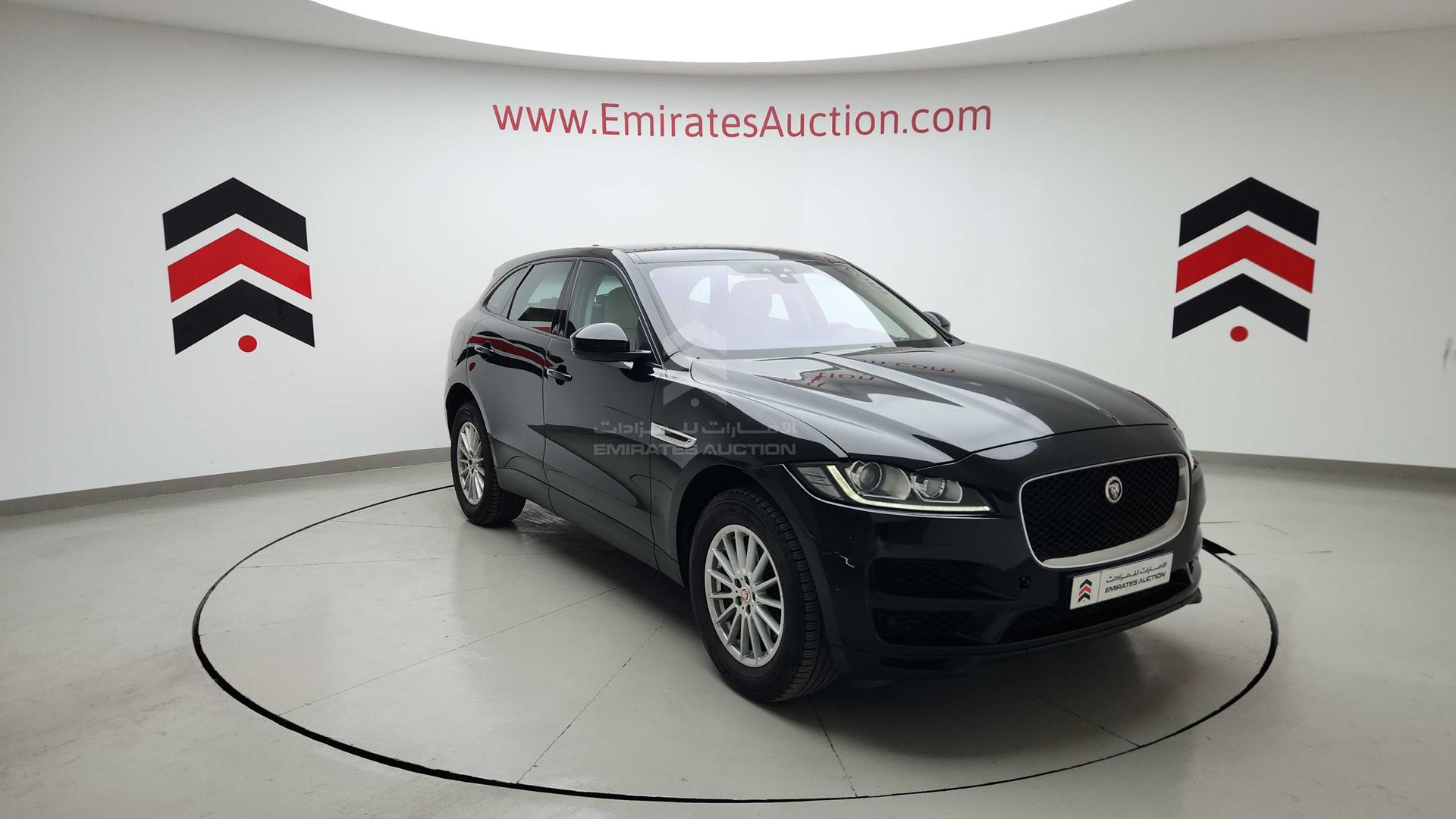 2017 JAGUAR F-PACE VIN: SADCA2BV1HA055730