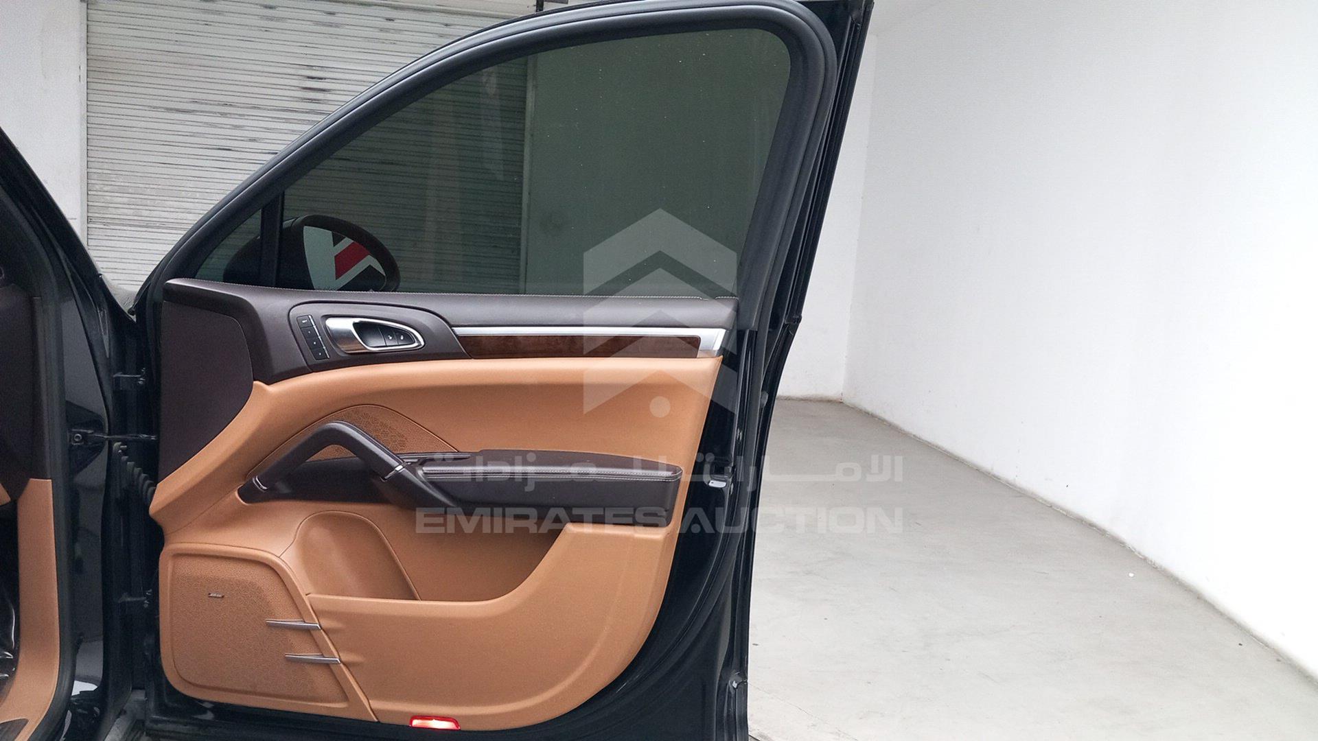 2013 PORSCHE CAYENNE S VIN: WP1ZZZ92ZDLA86594