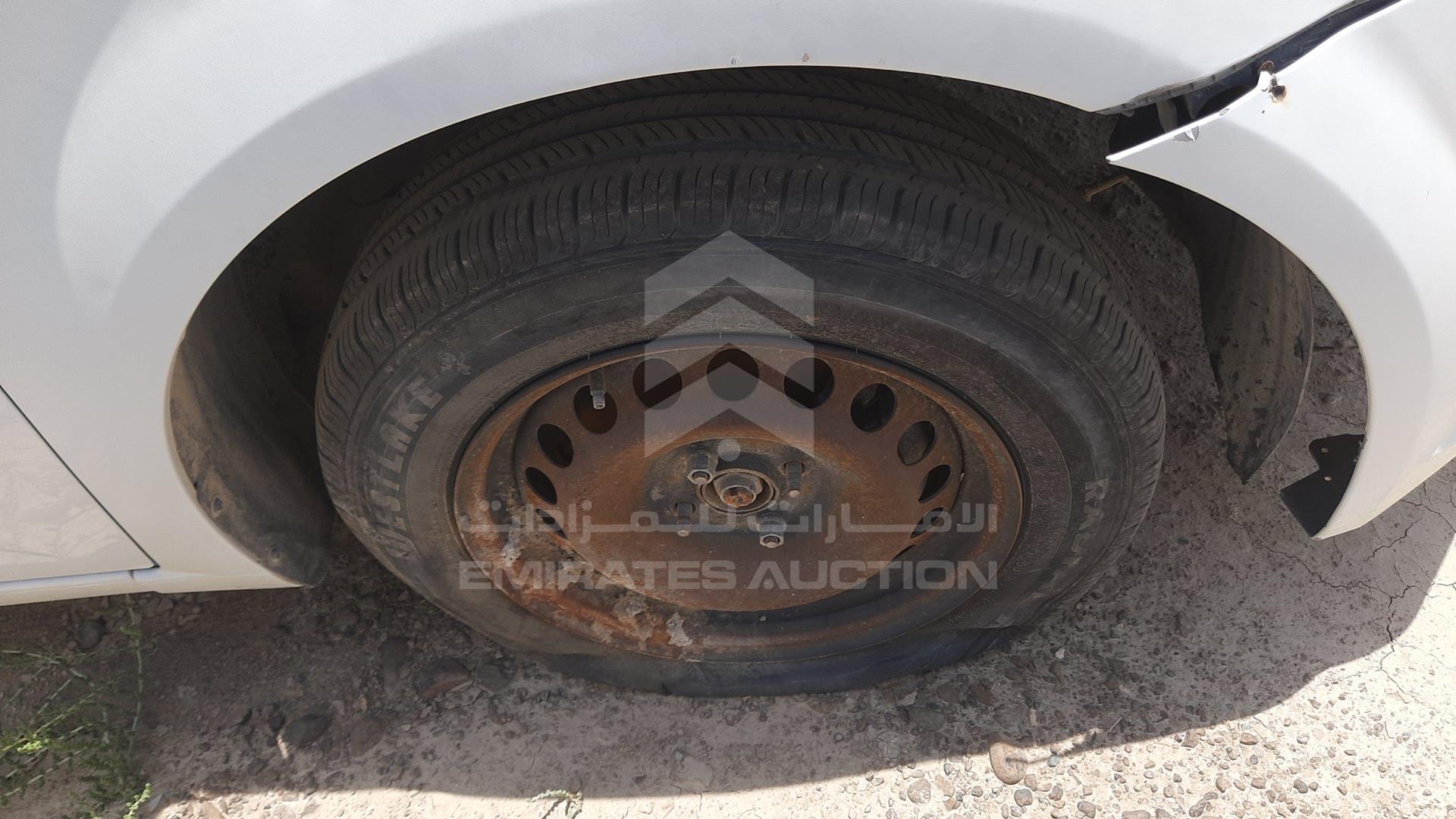 2013 CHEVROLET SONIC VIN: KL1JD5BE4DB063988