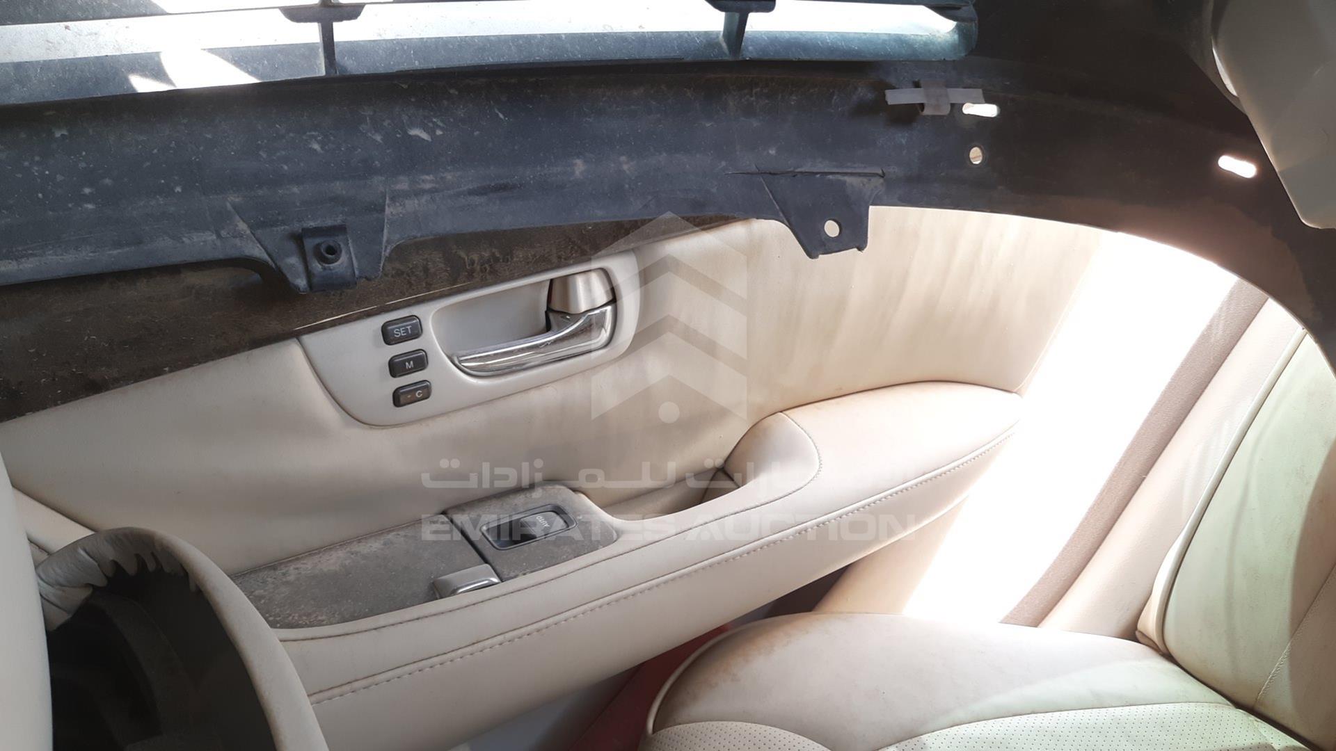 2001 LEXUS LS 430 VIN: JTHBN30F410009056