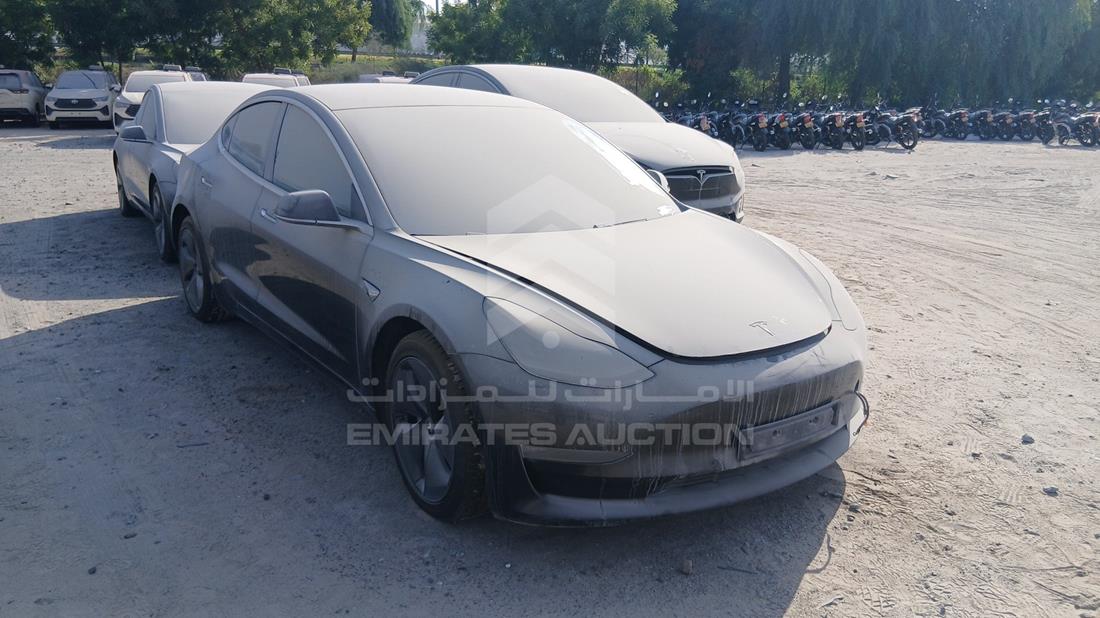 تيسلا موديل 3 2020 — الزاوية الأمامية اليمنى — صورة 10