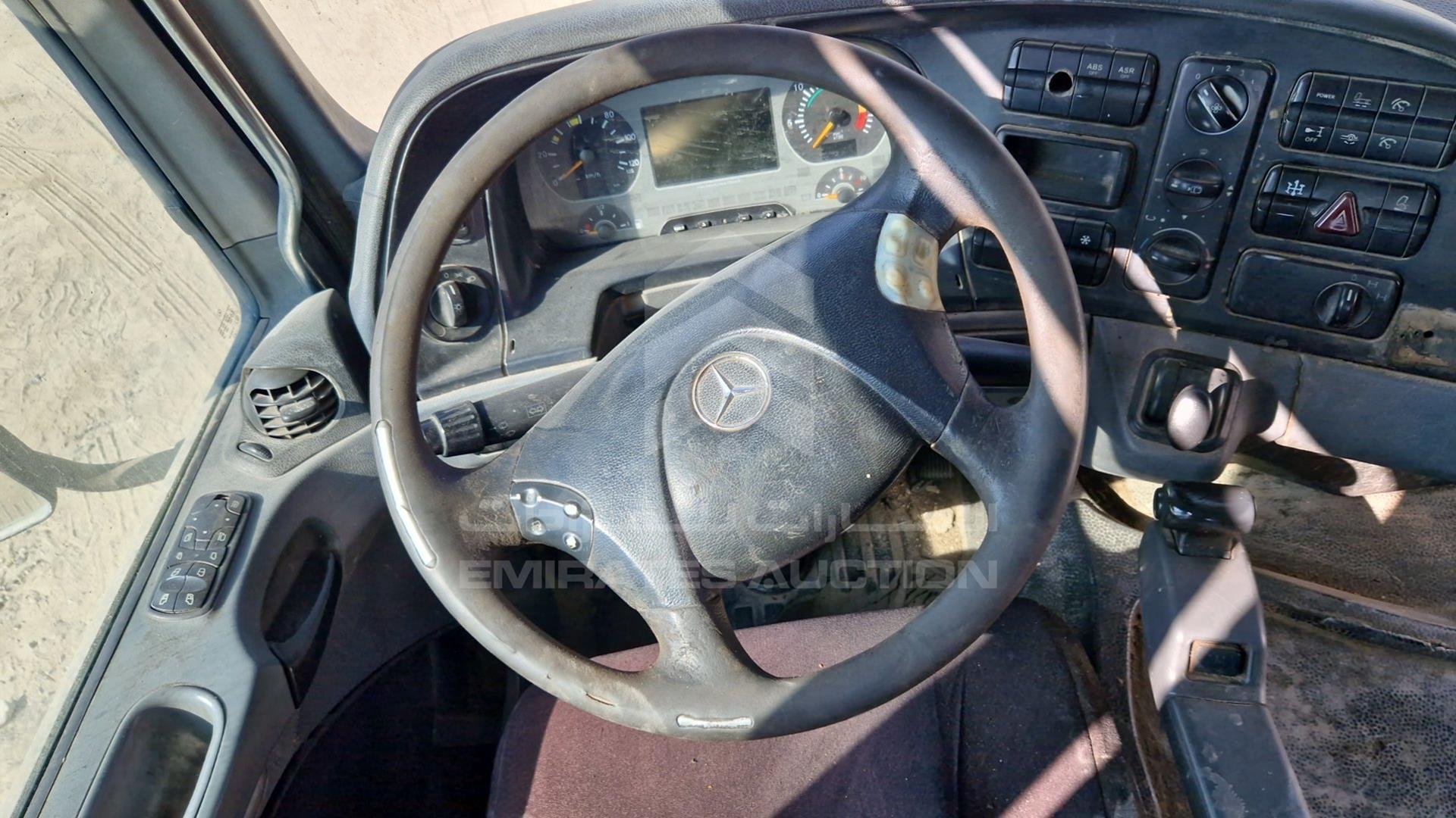 2007 MERCEDES ACTROS VIN: WDAKHCAA37L161660