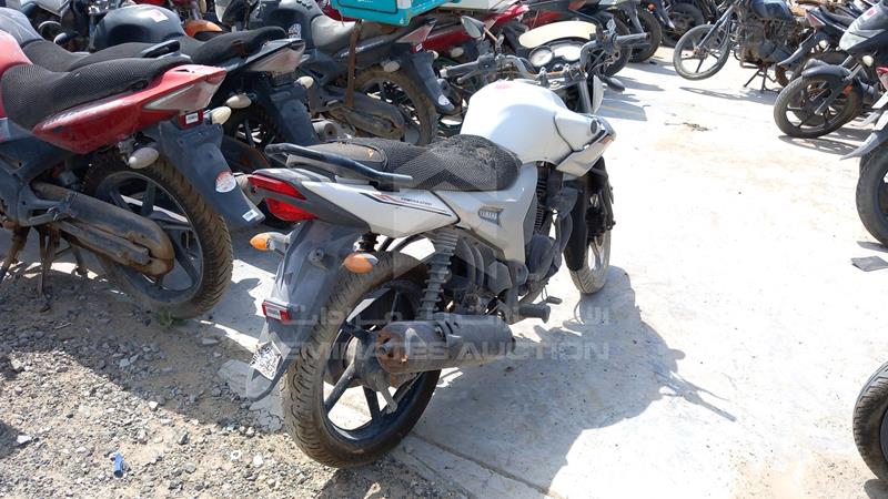 ME1KG0593D2003482 Auction: EmiratesAuction Lot: 406851 ME1KG0593D2003482 Yamaha Motorbike 2013 SILVER Photo 8