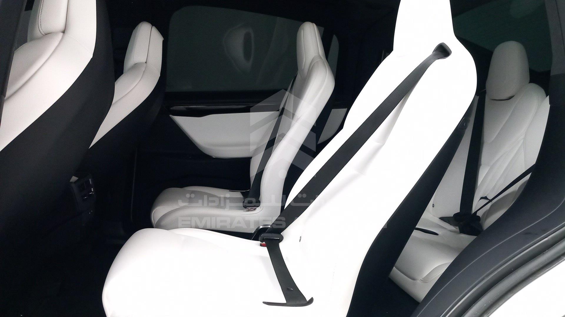 2018 TESLA MODEL X VIN: 5YJXCCE27JF116185