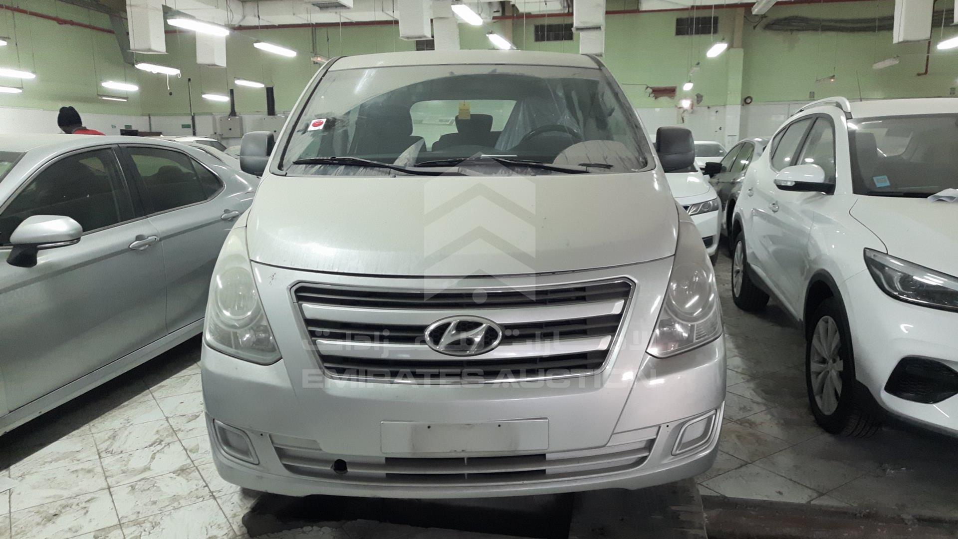2018 HYUNDAI H1 VIN: KMHWG81RXJU967562
