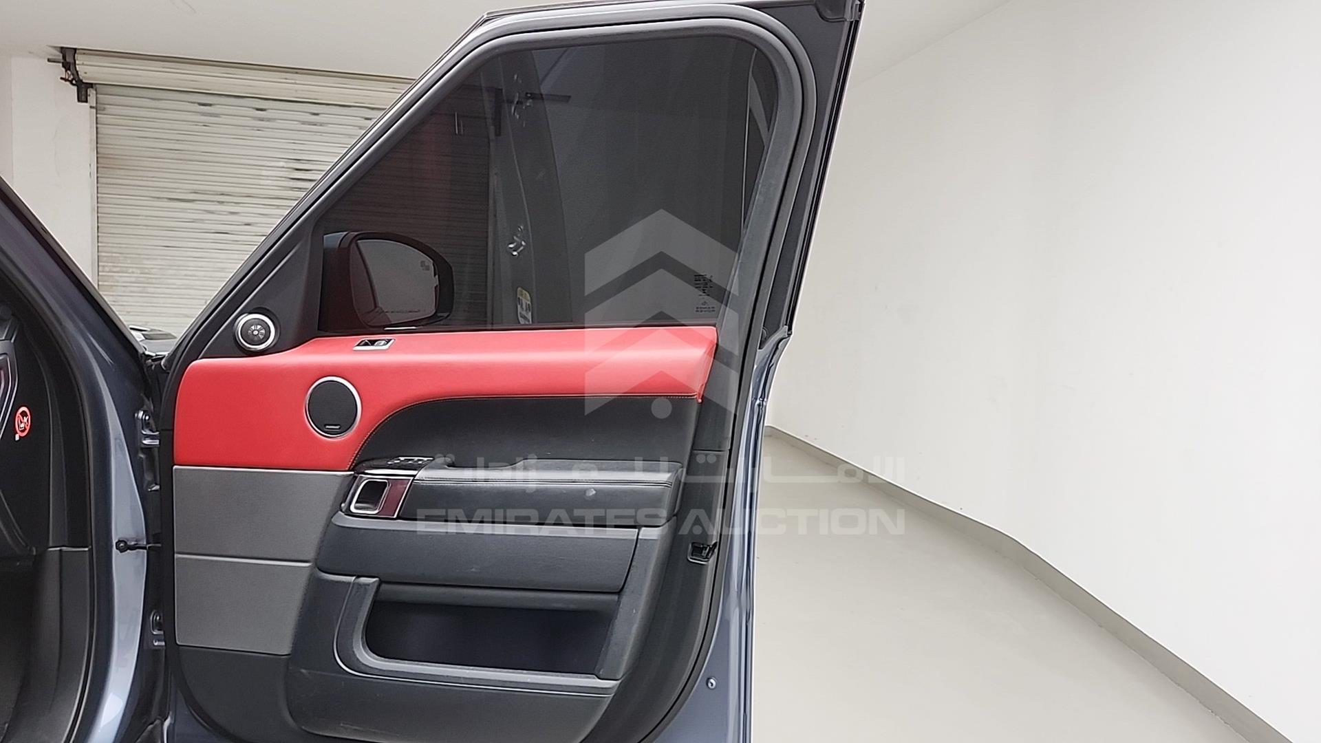 2018 RANGE ROVER SPORT VIN: SALWA2BE1JA185420