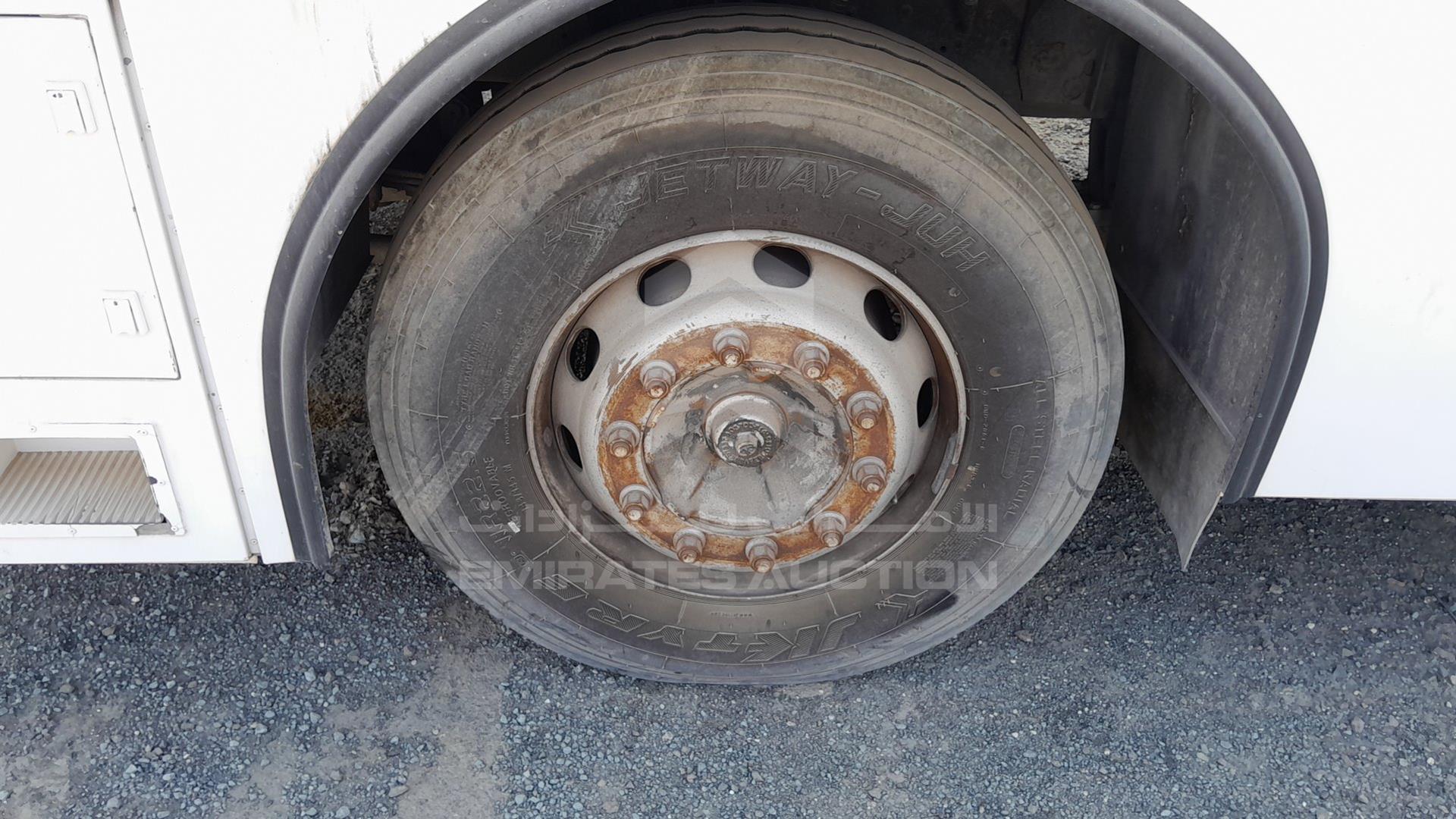 2015 TATA LPO1618 VIN: MAT449253F0L01814