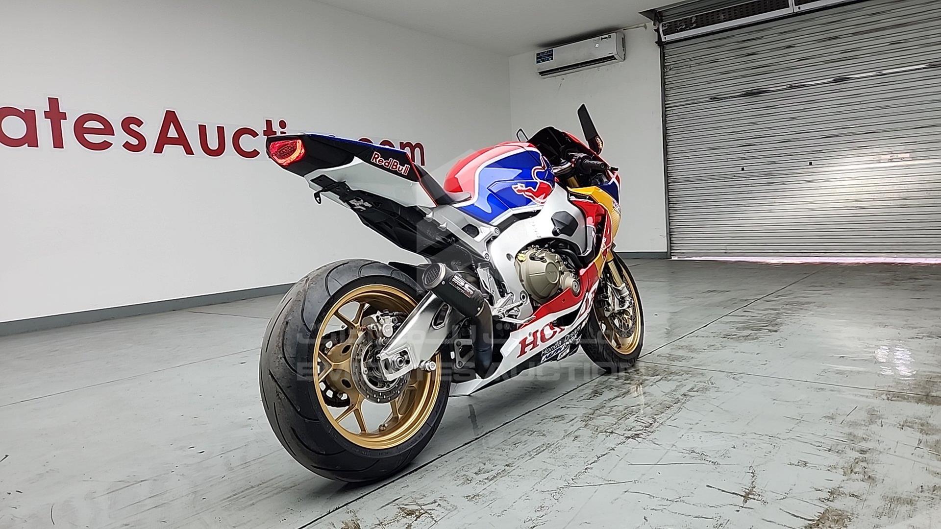 2019 HONDA CBR VIN: JH2SC77G2KK200002