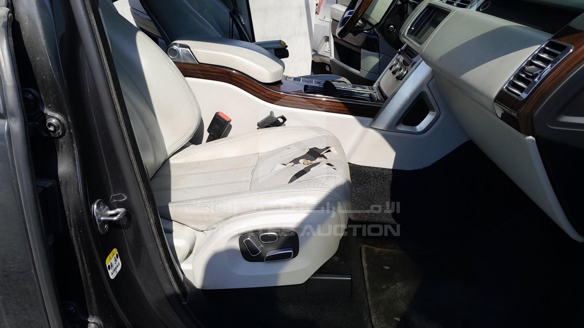 2014 RANGE ROVER VOGUE VIN: SALGA2EF8DA121114