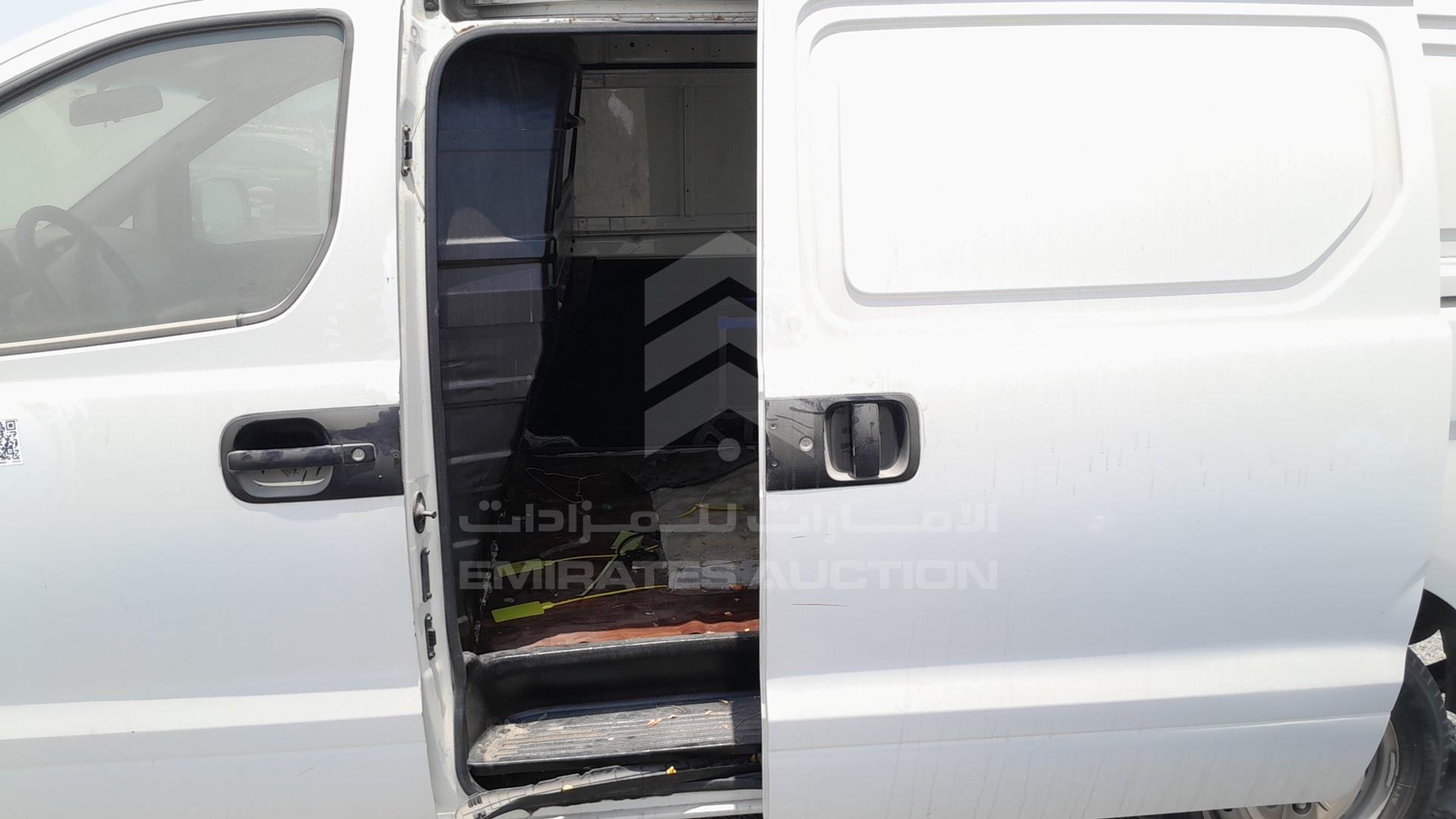 2010 HYUNDAI H1 VIN: KMHWG81R4AU226372