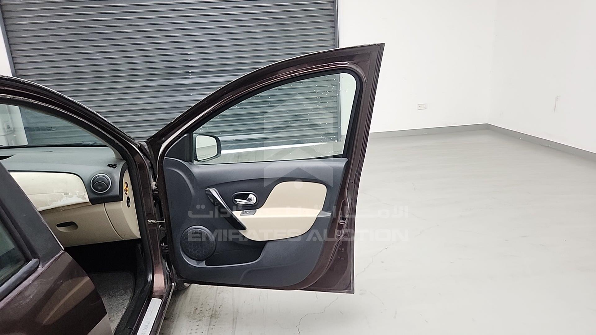 2017 RENAULT SYMBOL VIN: VF14SRAB7HT513853
