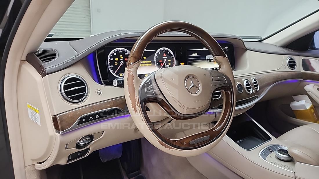 مرسيدس اس 550 2014 — زاوية واجهة السائق الأمامية اليسرى — صورة 14