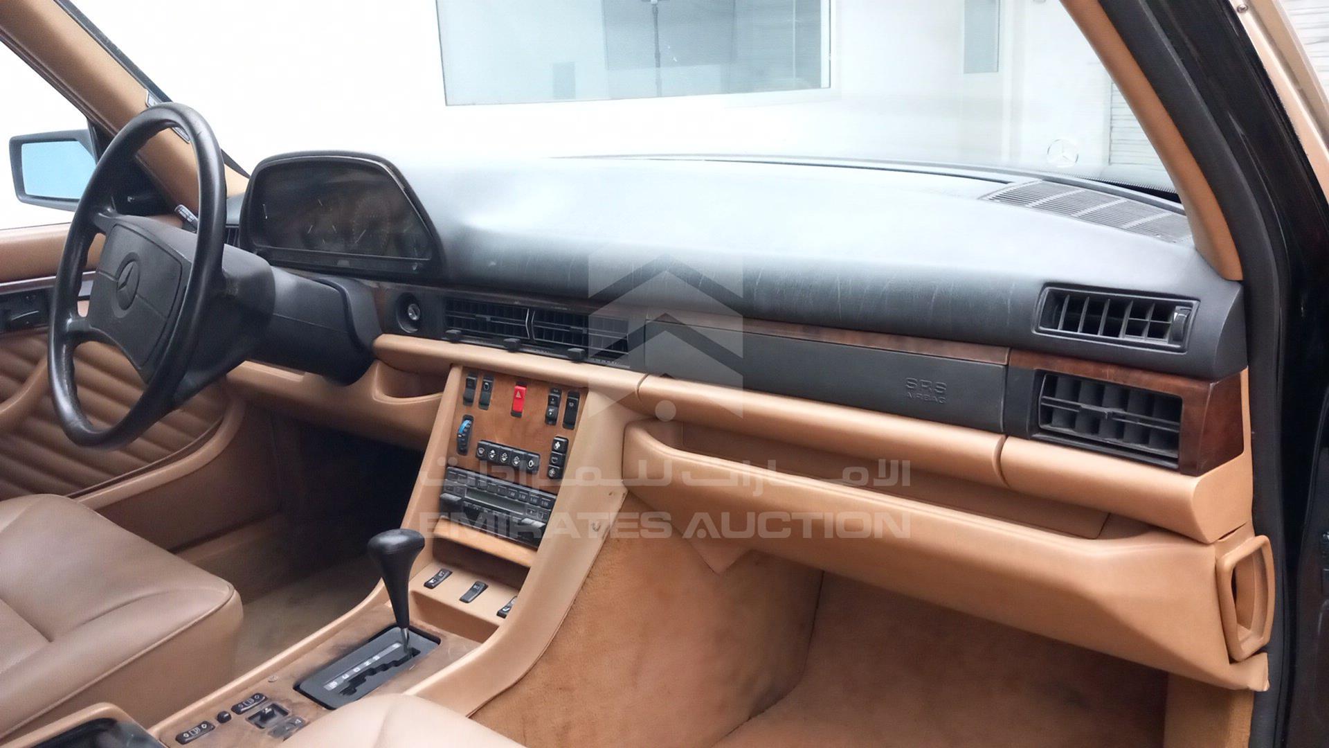 1990 MERCEDES SEL 560 VIN: WDBCA39E2LA503245