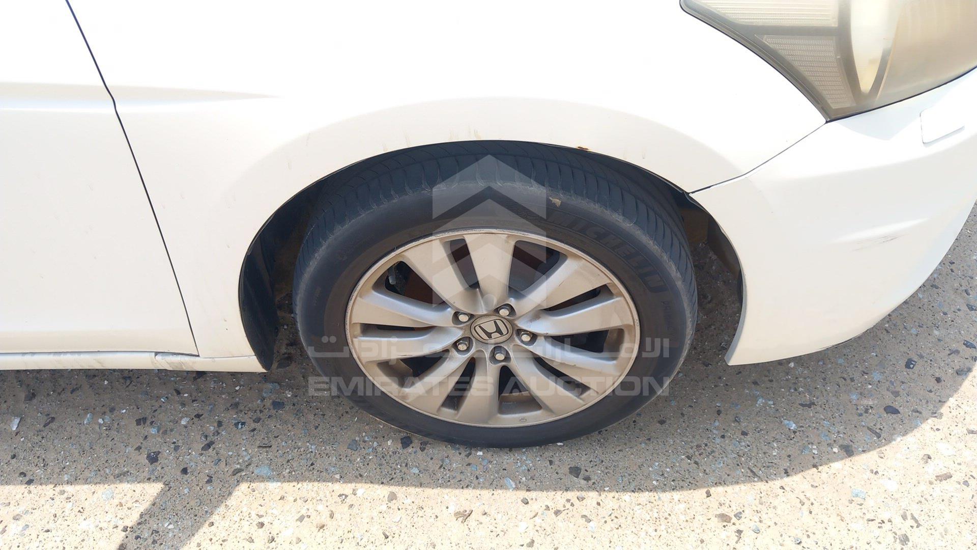 2011 HONDA ACCORD VIN: JHMCP3673BC400200