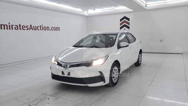 RKLBB9HE3J5206184 Auction: EmiratesAuction Lot: 435375 RKLBB9HE3J5206184 Toyota Corolla 2018 WHITE Photo 2
