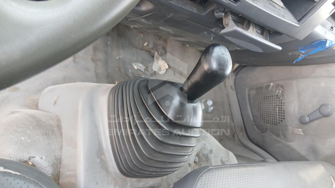 2014 Isuzu NMR — Gear View — Photo 17