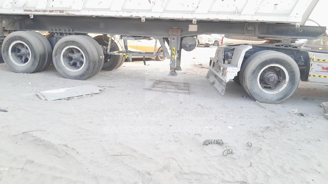 2006 Mercedes Truck — Rear Right Tyre — Photo 27