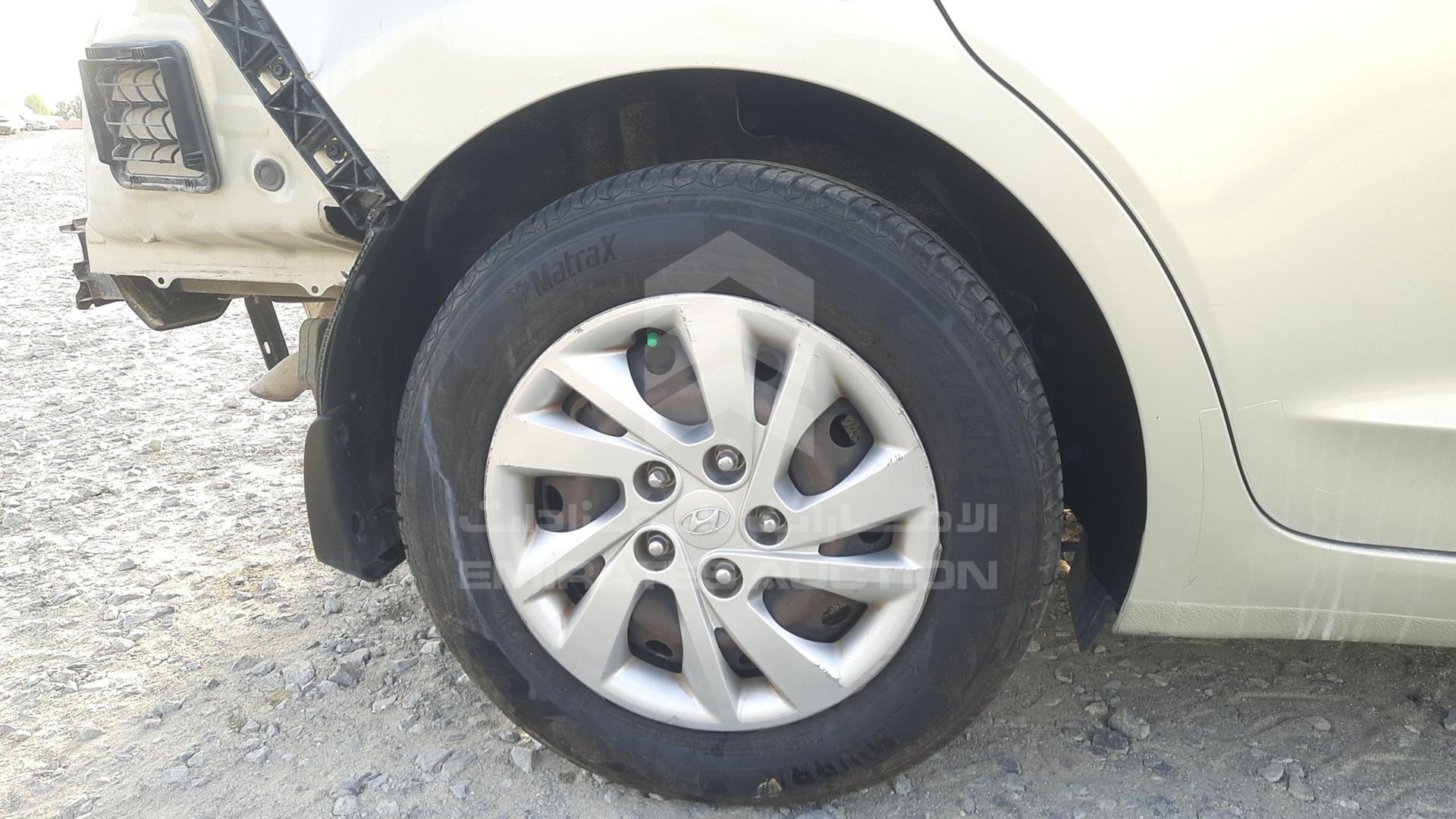 2017 HYUNDAI ELANTRA VIN: KMHD741F5HU180342