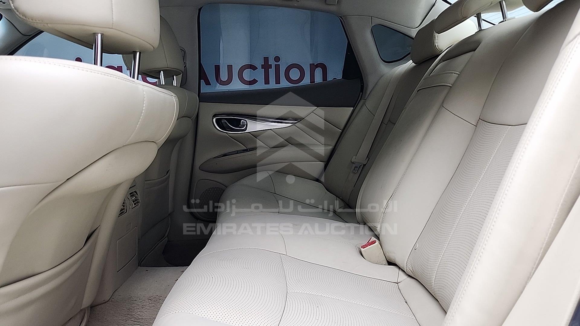 2018 INFINITI Q70 VIN: JNKBY1AP9JM370178