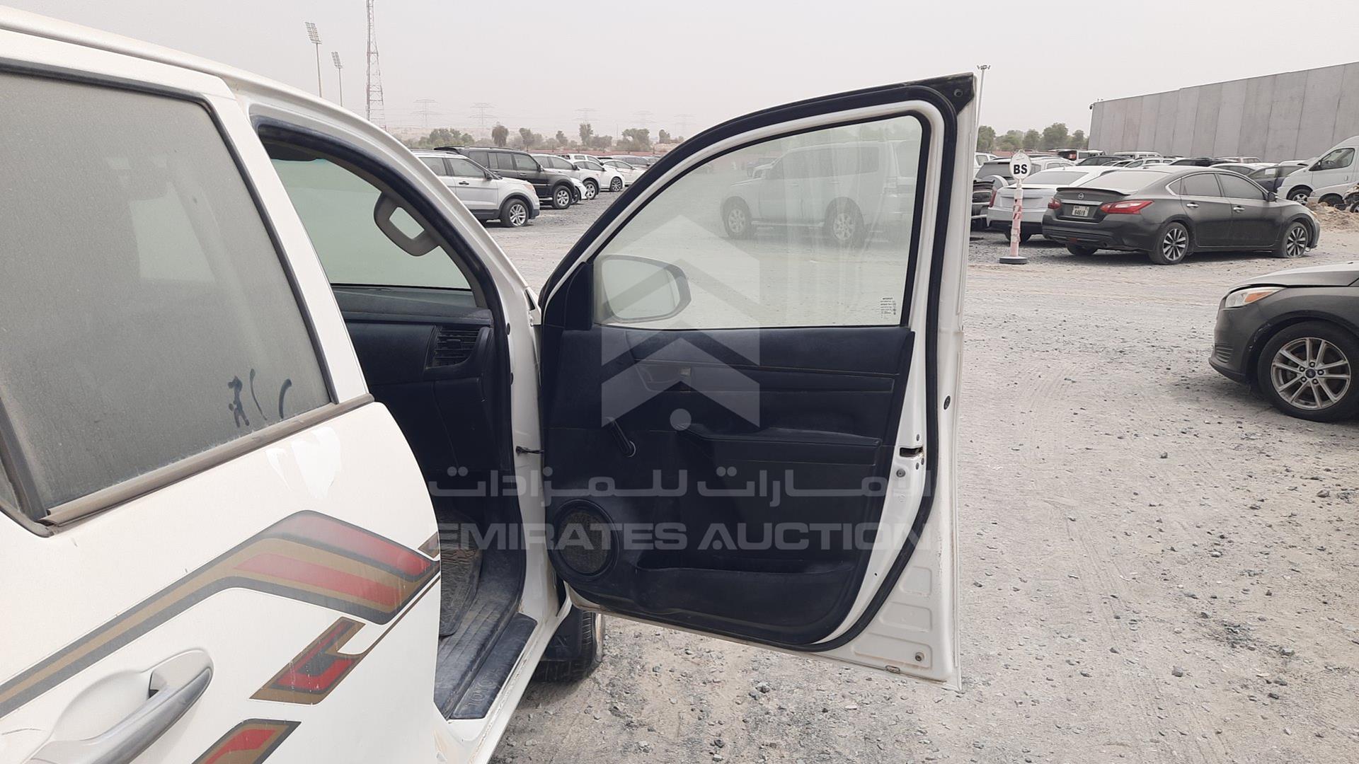 2020 TOYOTA HILUX VIN: MR0DX9CD9L2525357