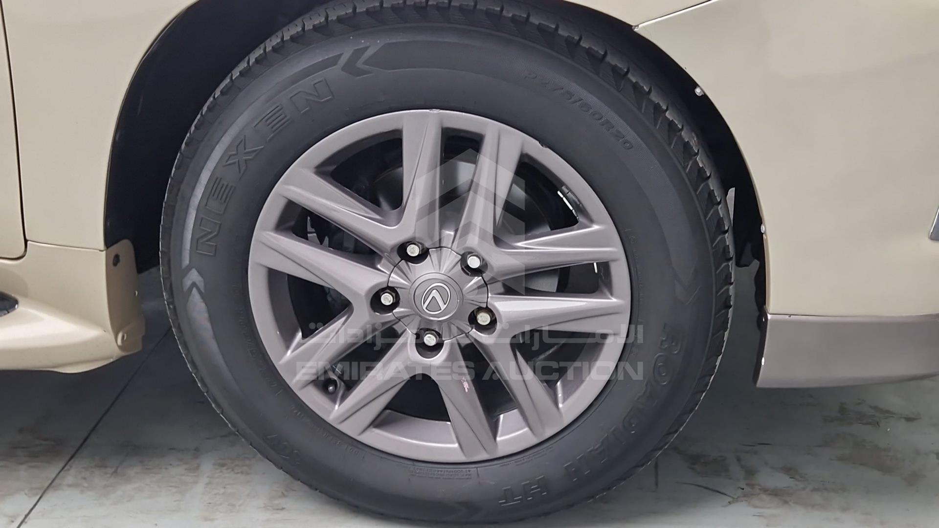 2014 LEXUS LX 570 VIN: JTJHY00W2E4145215