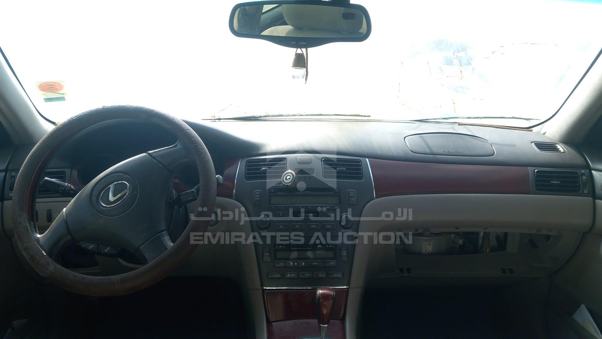 2004 LEXUS ES 330 VIN: JTHBA30GX40014030