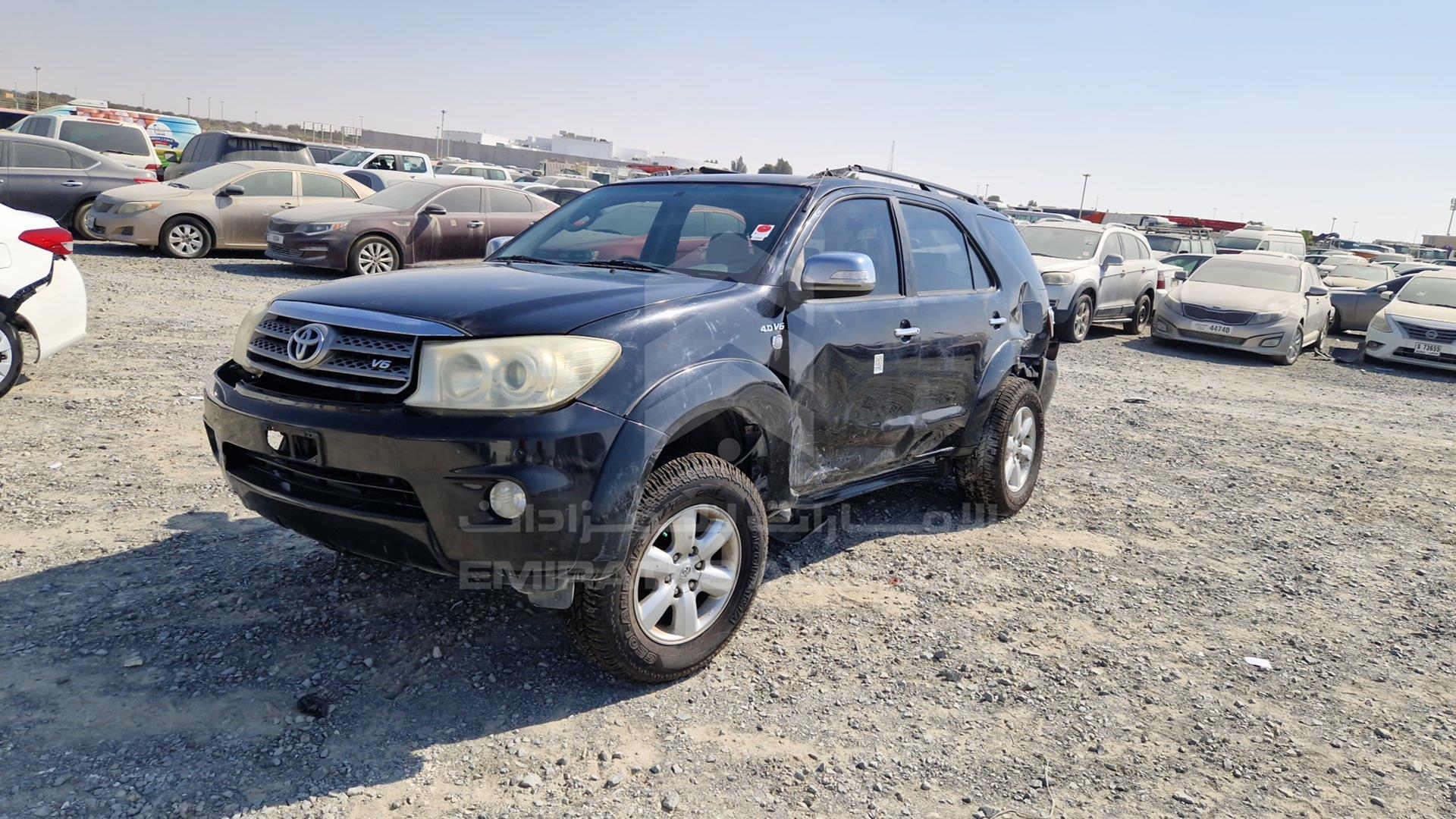 2011 TOYOTA FORTUNER VIN: MHFYU59G2B7015165