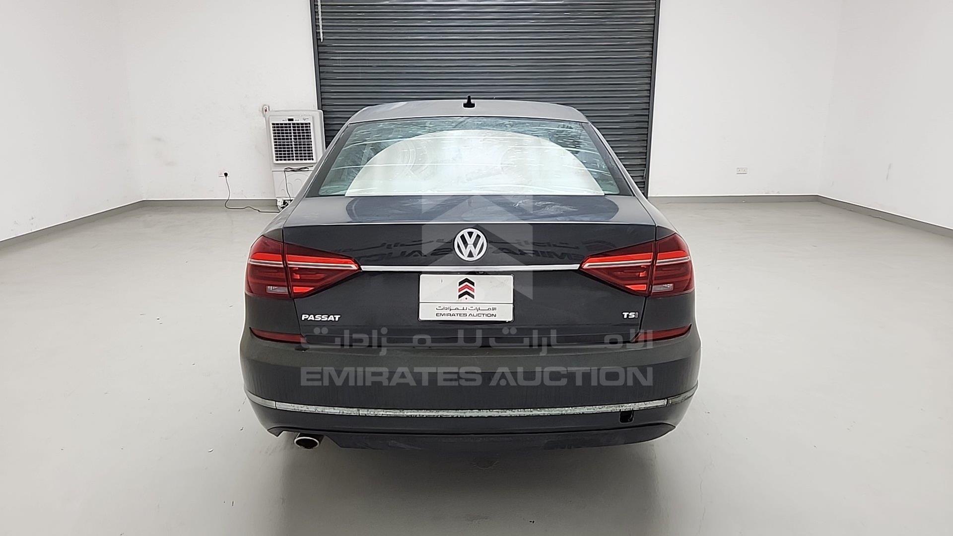 2017 VOLKSWAGEN PASSAT VIN: 1VWDT7A38HC025469